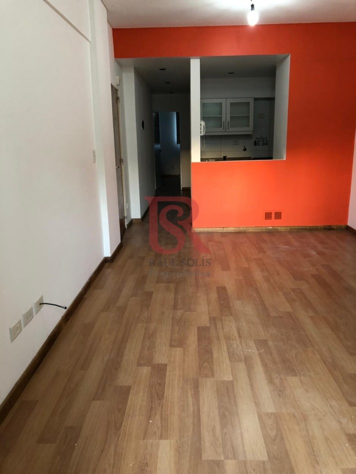 AM. Departamento en Alquiler Dos ambientes con patio - Quilmes