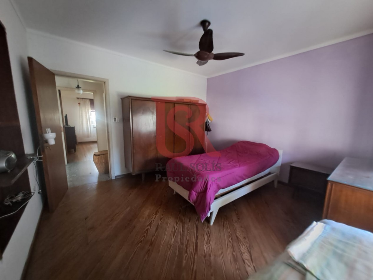 GZ - Casa tres ambientes Excelente  Estado  cochera 