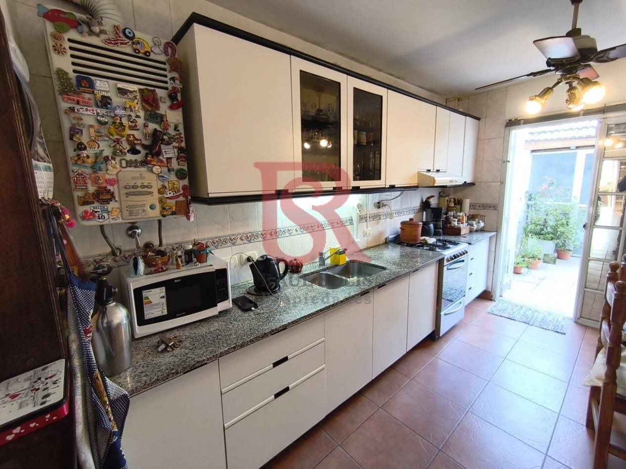  LP (CG) - VENTA! Hermoso departamento con patio interno 3 ambientes en Wilde centro. OPCIONAL: 3 COCHERAS.