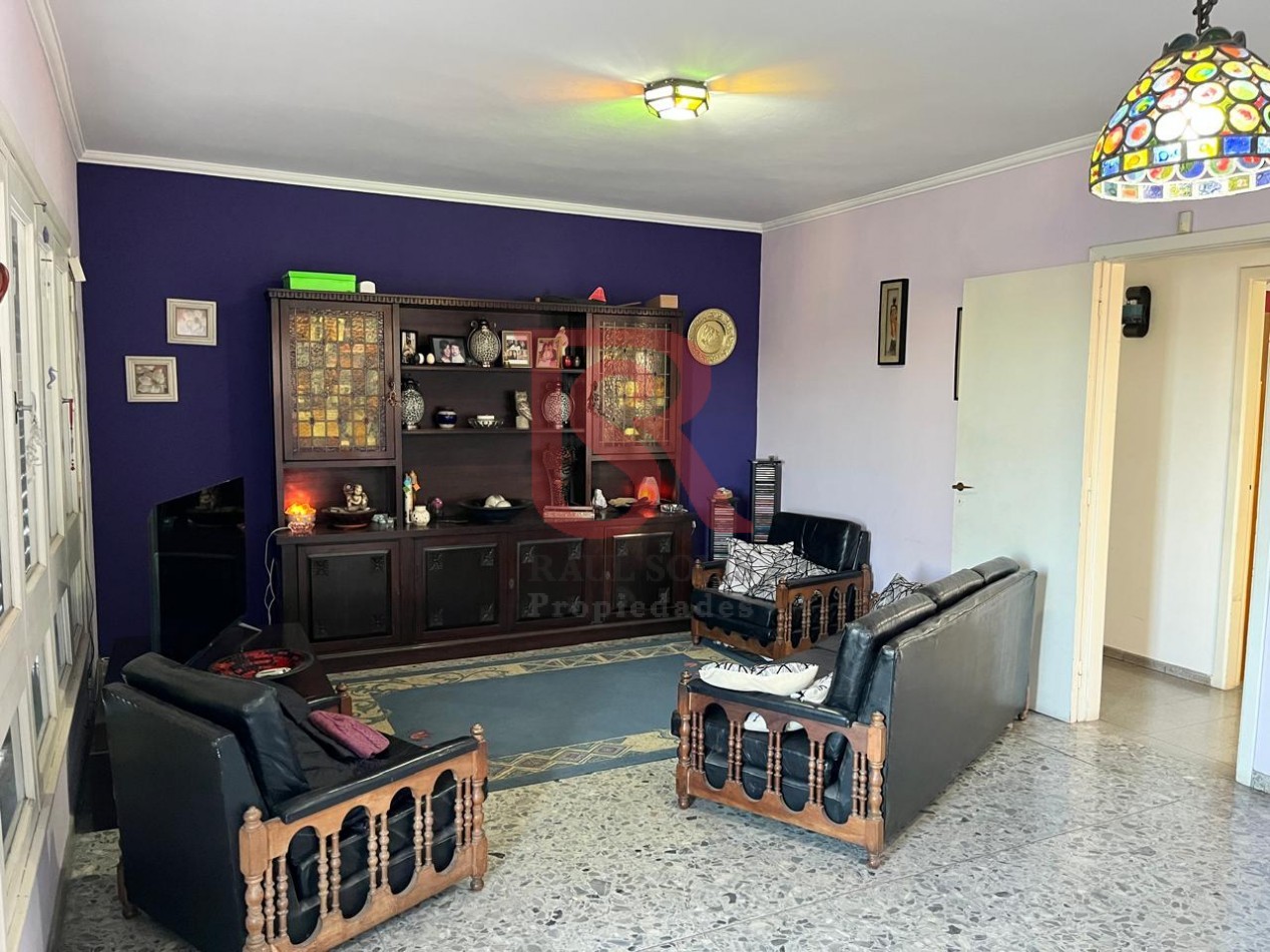 RS- Hermosa casa de 7 ambientes, en excelente estado.