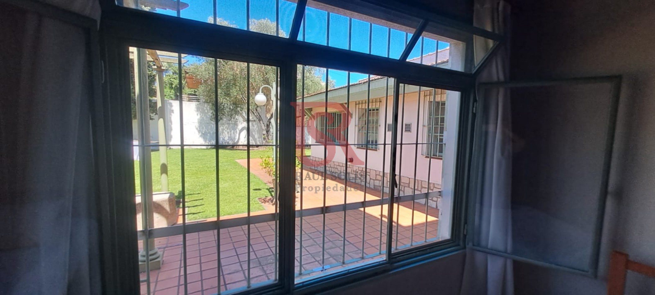 GZ- Imponente Casa en Esquina 