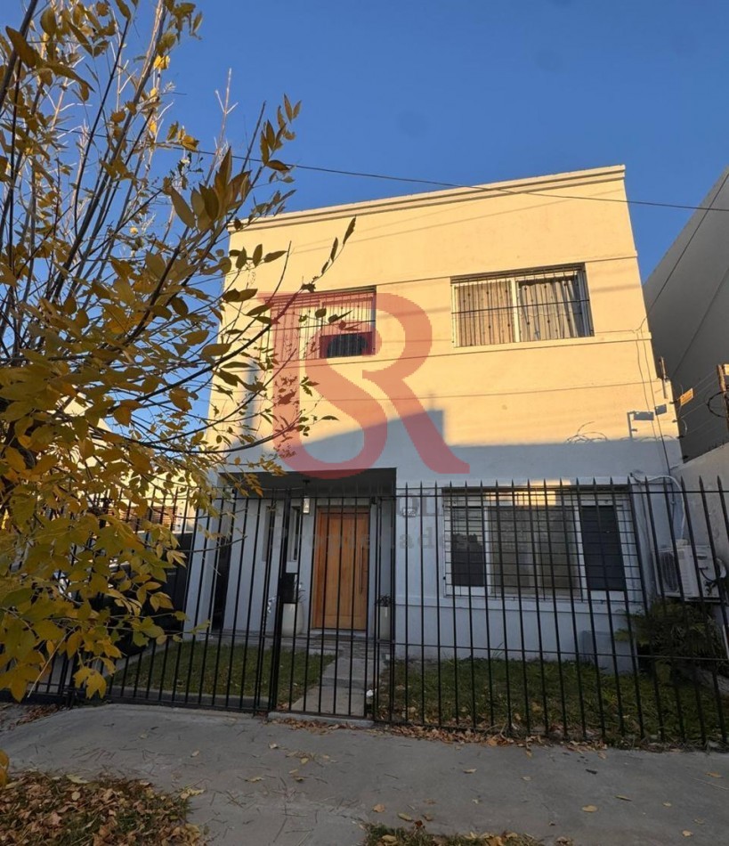 DN - Amplia casa 6 ambientes en excelente ubicacion, Quilmes!!