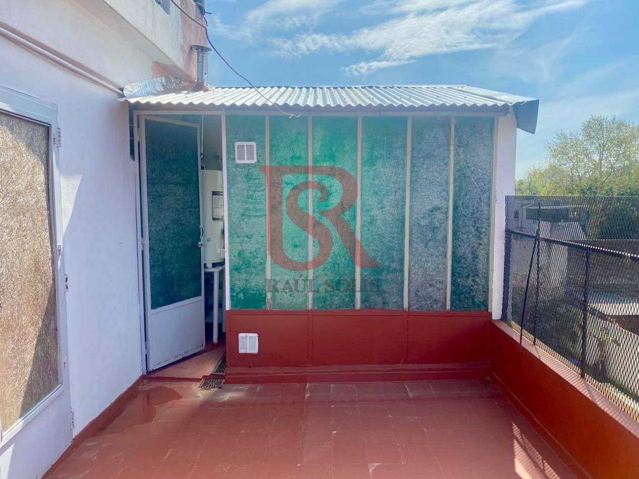 AM. Casa 3 ambientes con Local