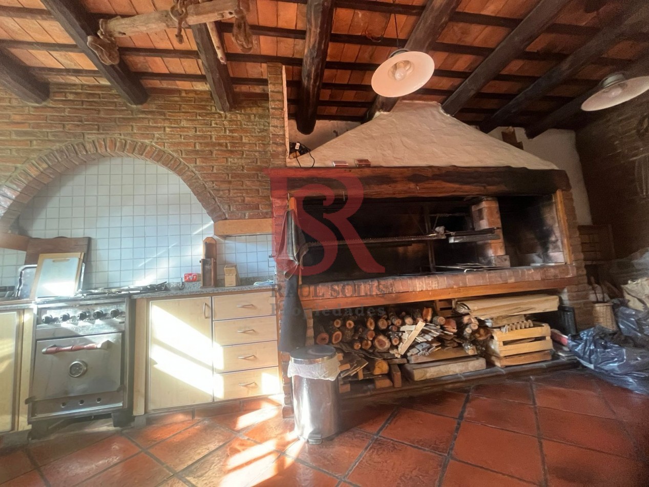 GZ - Gran casa de Categoria desarrollada sobre lote de 13 por 53 (Impecable)