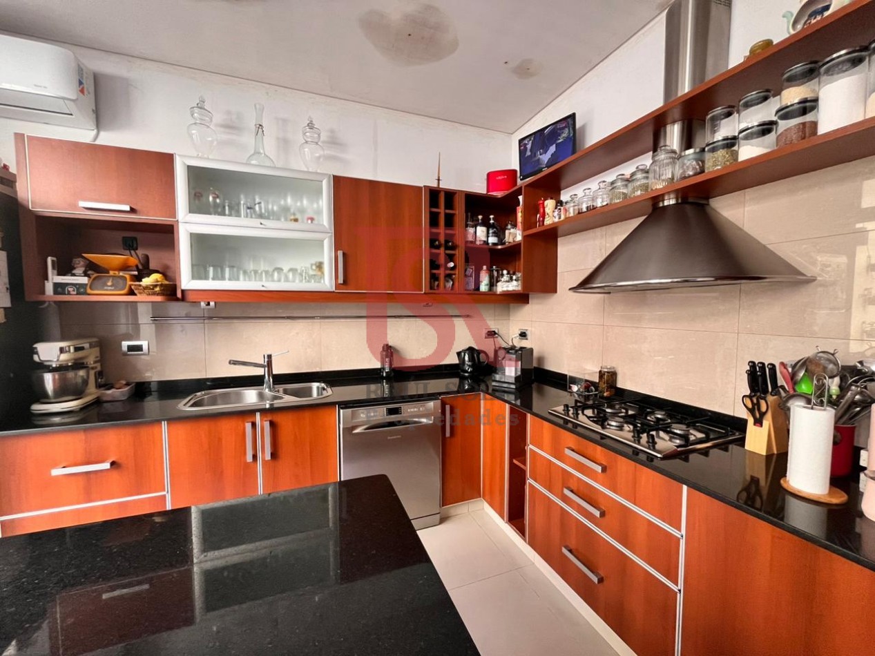 DN - Hermosa casa de 7 ambientes totalmente reciclada a nuevo en venta en Quilmes O