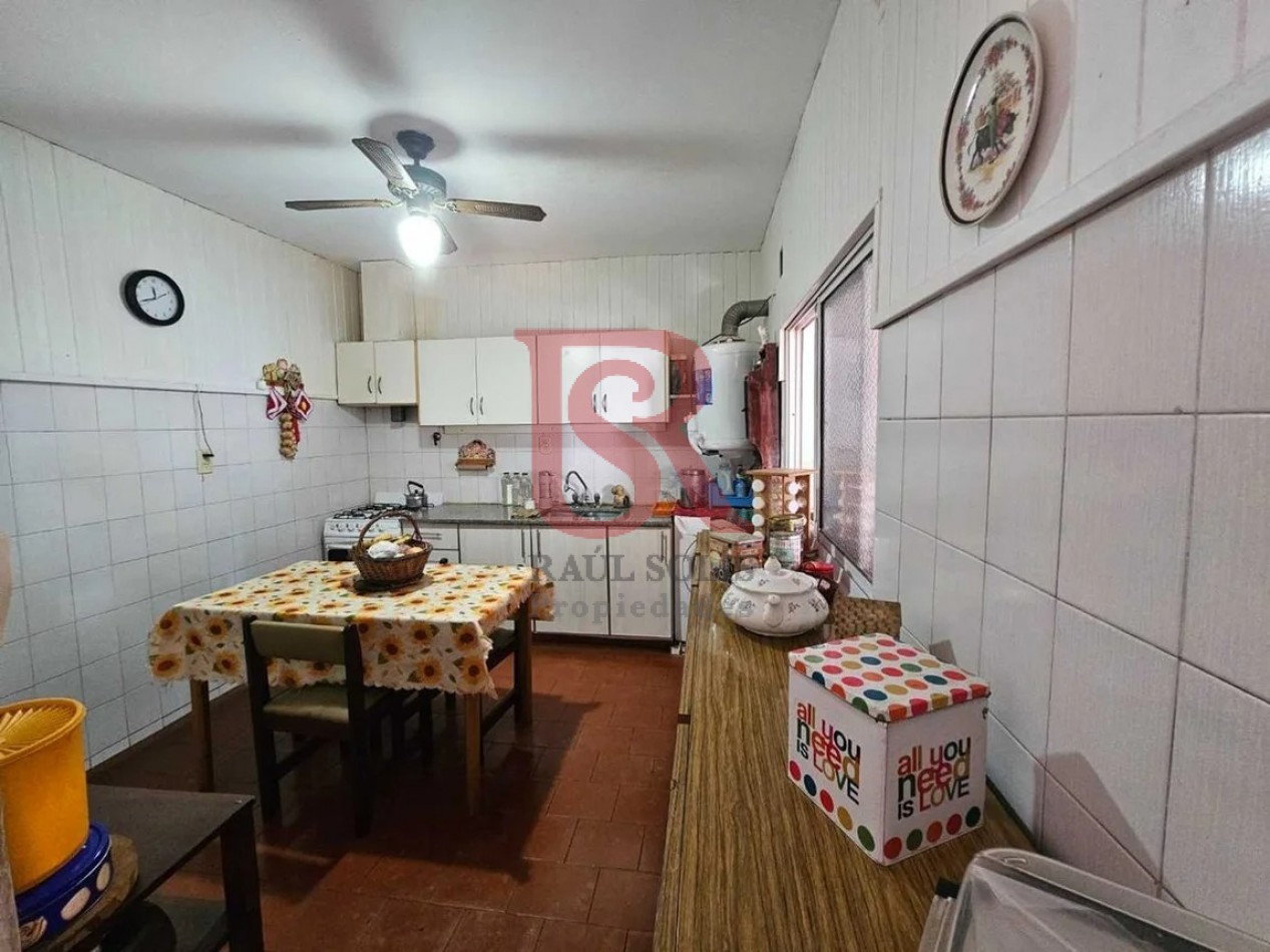 AM. Excelente Casa en Venta 3 ambientes con cochera - Quilmes Oeste