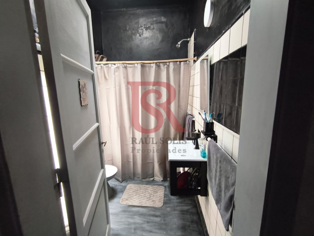 RS - Amplia CASA 3 ambientes con doble salida en Quilmes