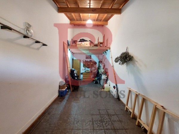 AV- Amplia casa en venta a pocas cuadras del mar