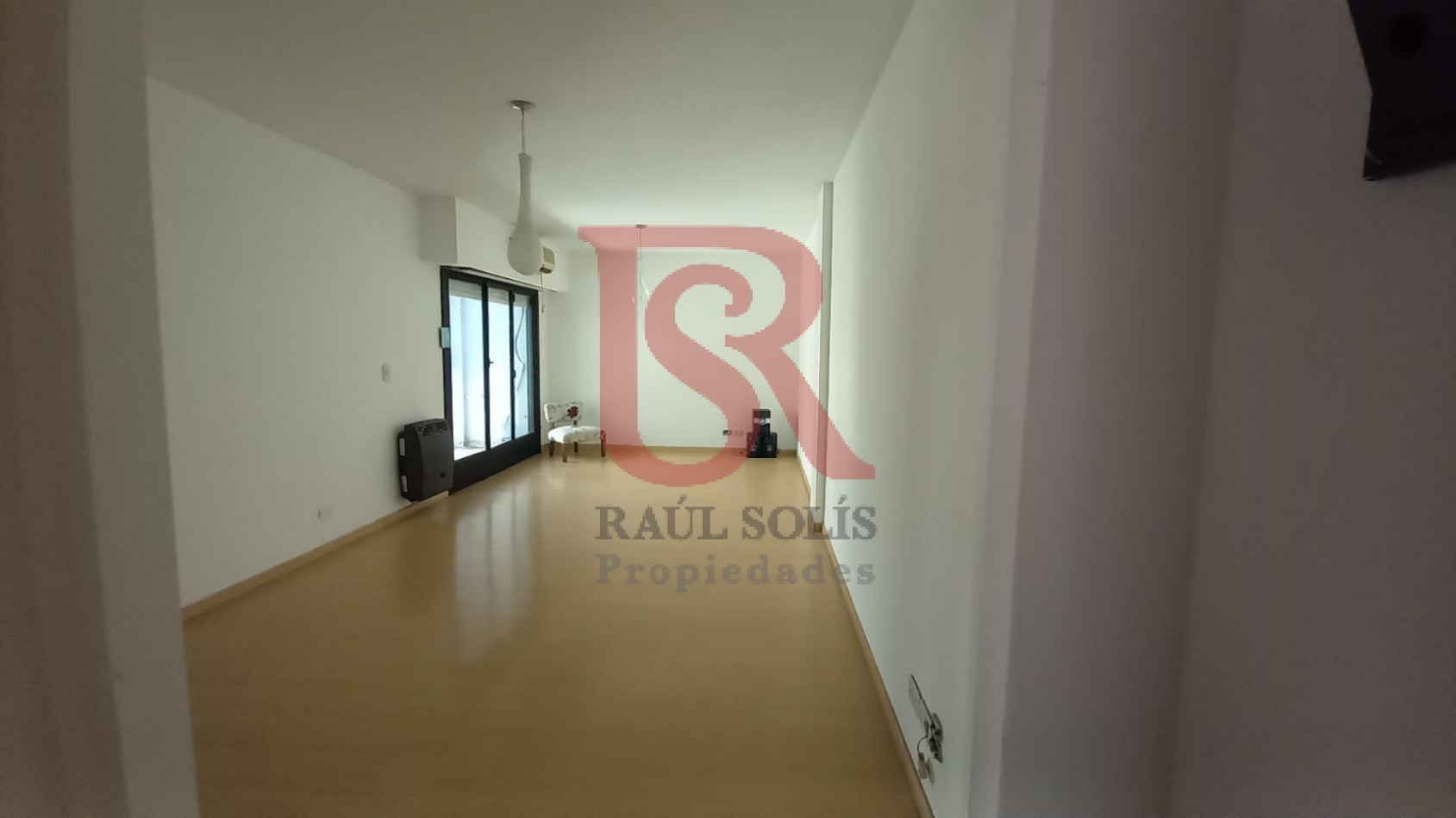 DN - Amplio departamento 3 ambientes en alquiler, Quilmes Centro!!