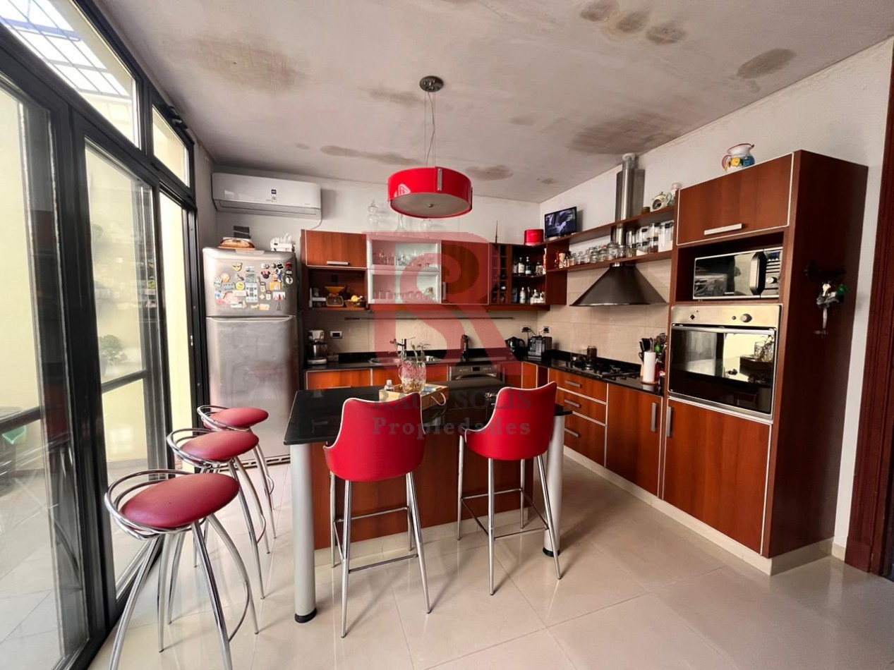 DN - Hermosa casa de 7 ambientes totalmente reciclada a nuevo en venta en Quilmes O