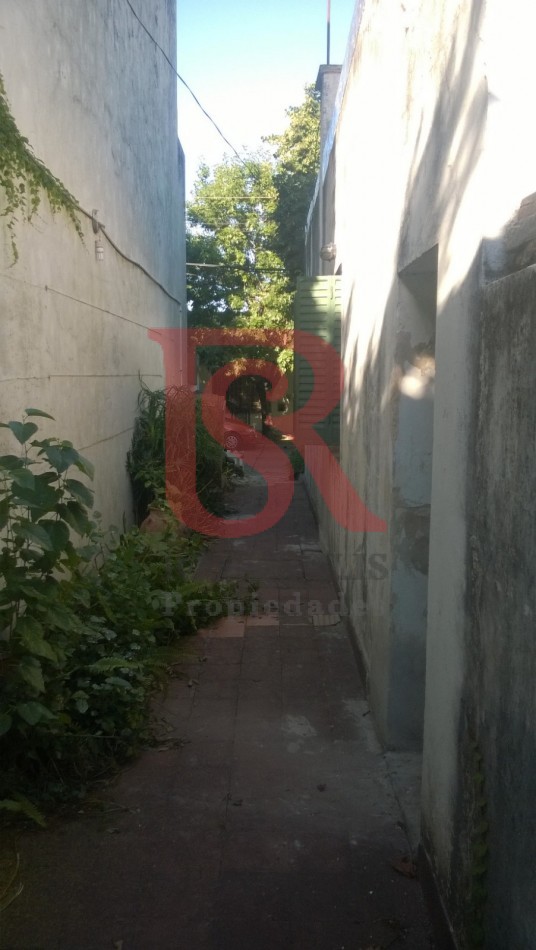 FV  Ph 2 ambientes en alquiler sobre calle Uriburu esquina Brandsen 