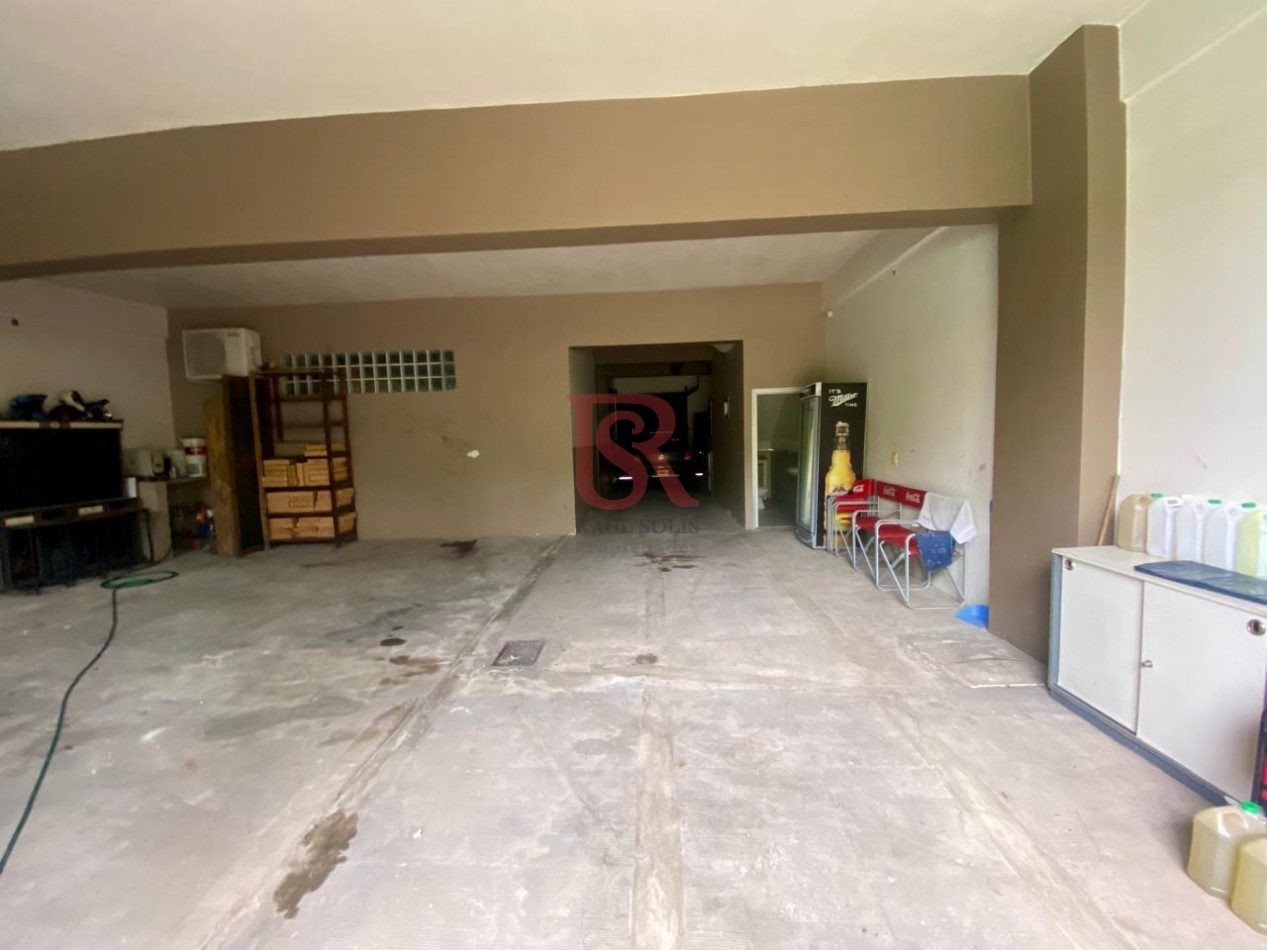 AM - Casa en Venta en tres plantas - Ideal inversores