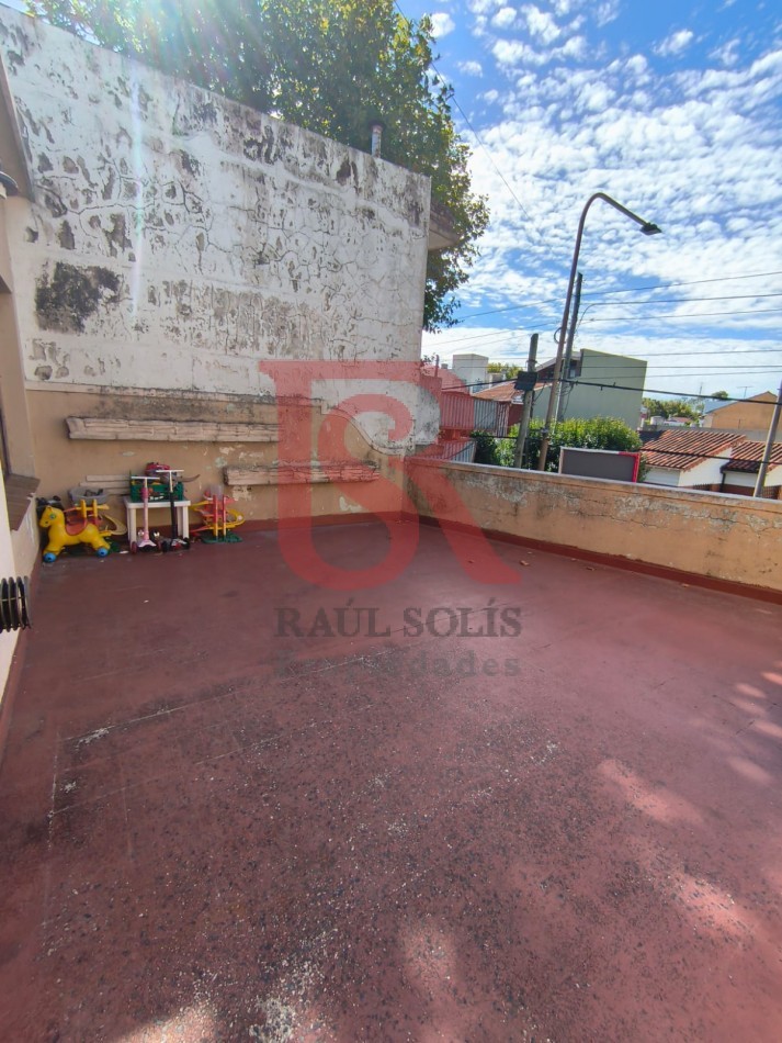 LP - Venta PH multiambiental en primer piso en Bernal