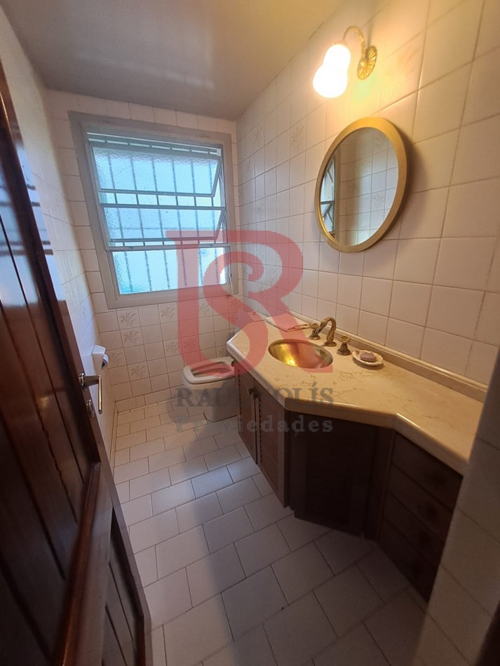 GZ- Imponente Casa en Esquina 