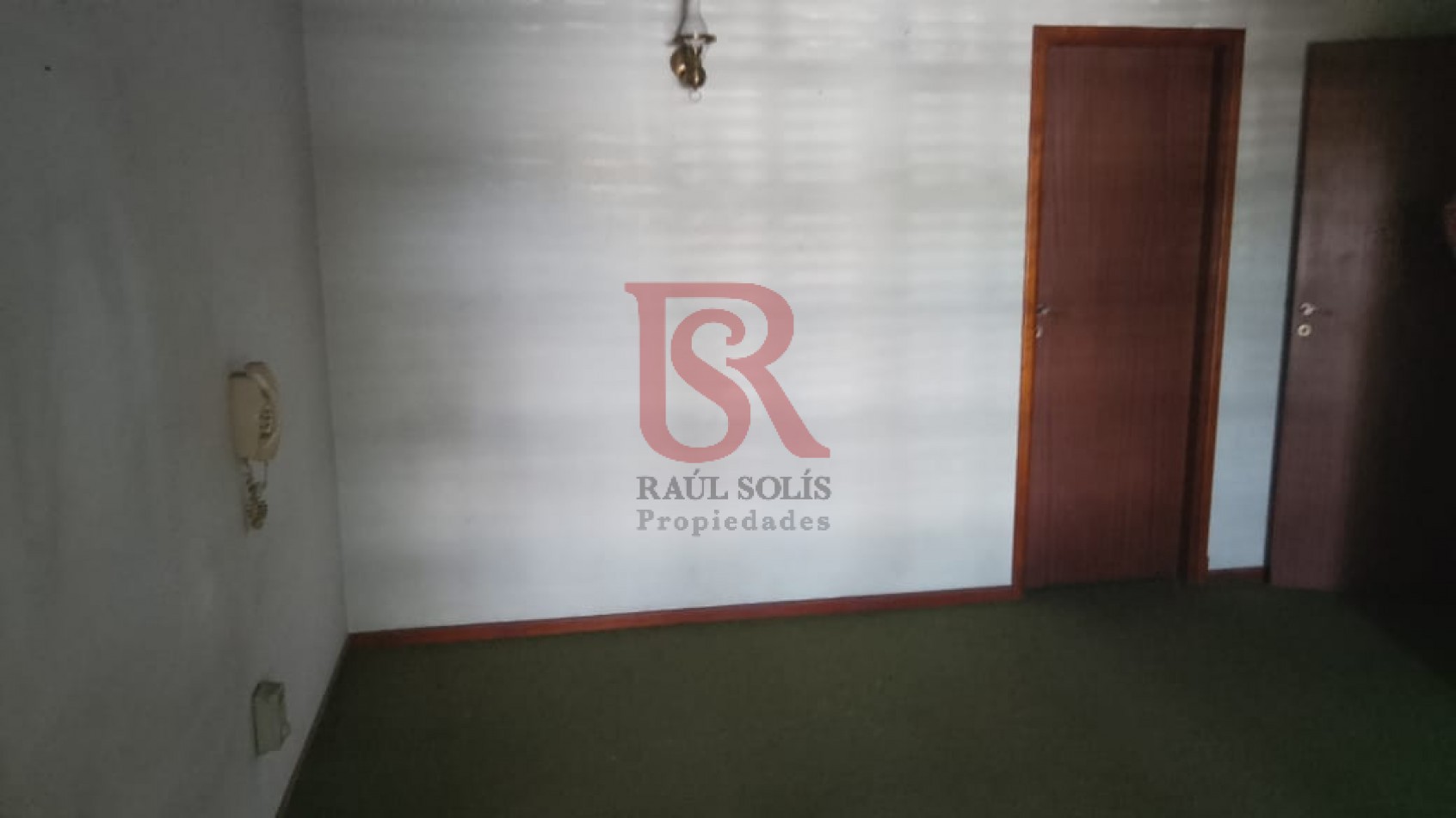 LP - Venta hermosa casa estilo tradicional de 5 ambientes en Barrio Parque, Bernal
