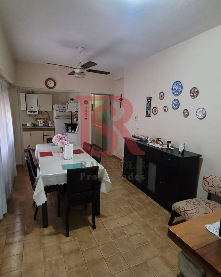 ES. PH AL FRENTE 4 AMBIENTES CON COCHERA Y JARDIN CON PARRILLA - APTO CREDITO-