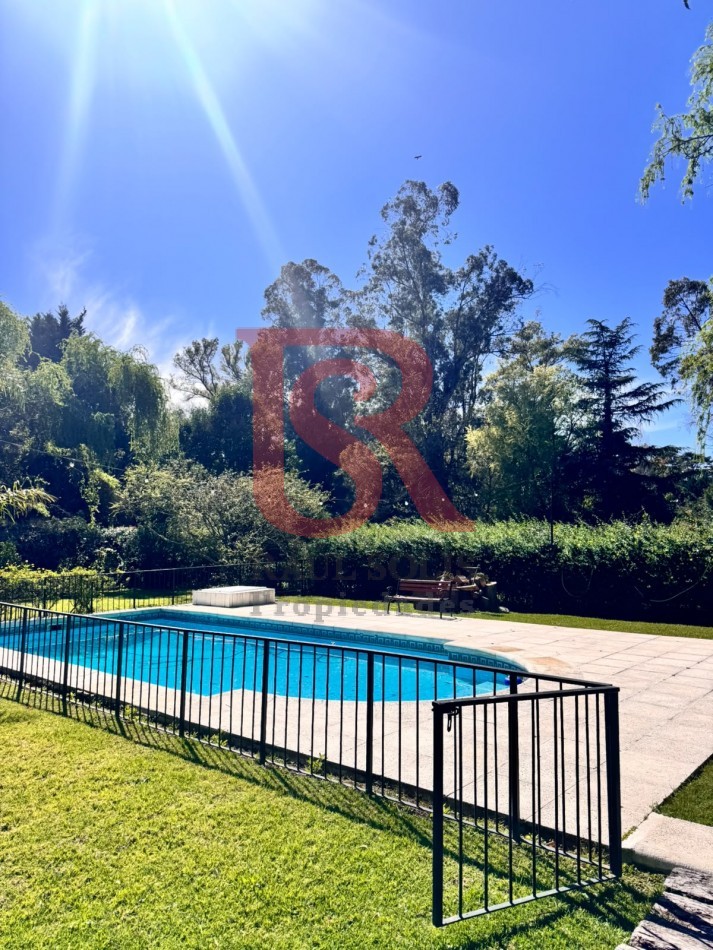  GZ - VIVI EN ABRIL - CASA CON PILETA - QUINCHO Y GRAN JARDIN