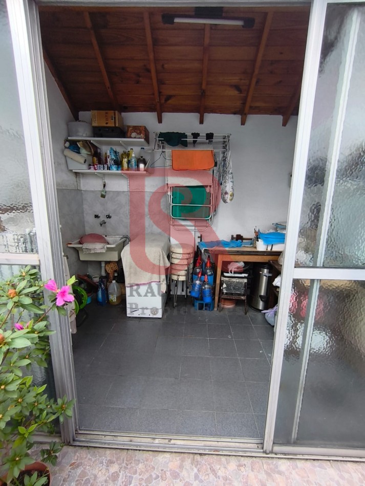  LP (CG) - VENTA! Hermoso departamento con patio interno 3 ambientes en Wilde centro. OPCIONAL: 3 COCHERAS.