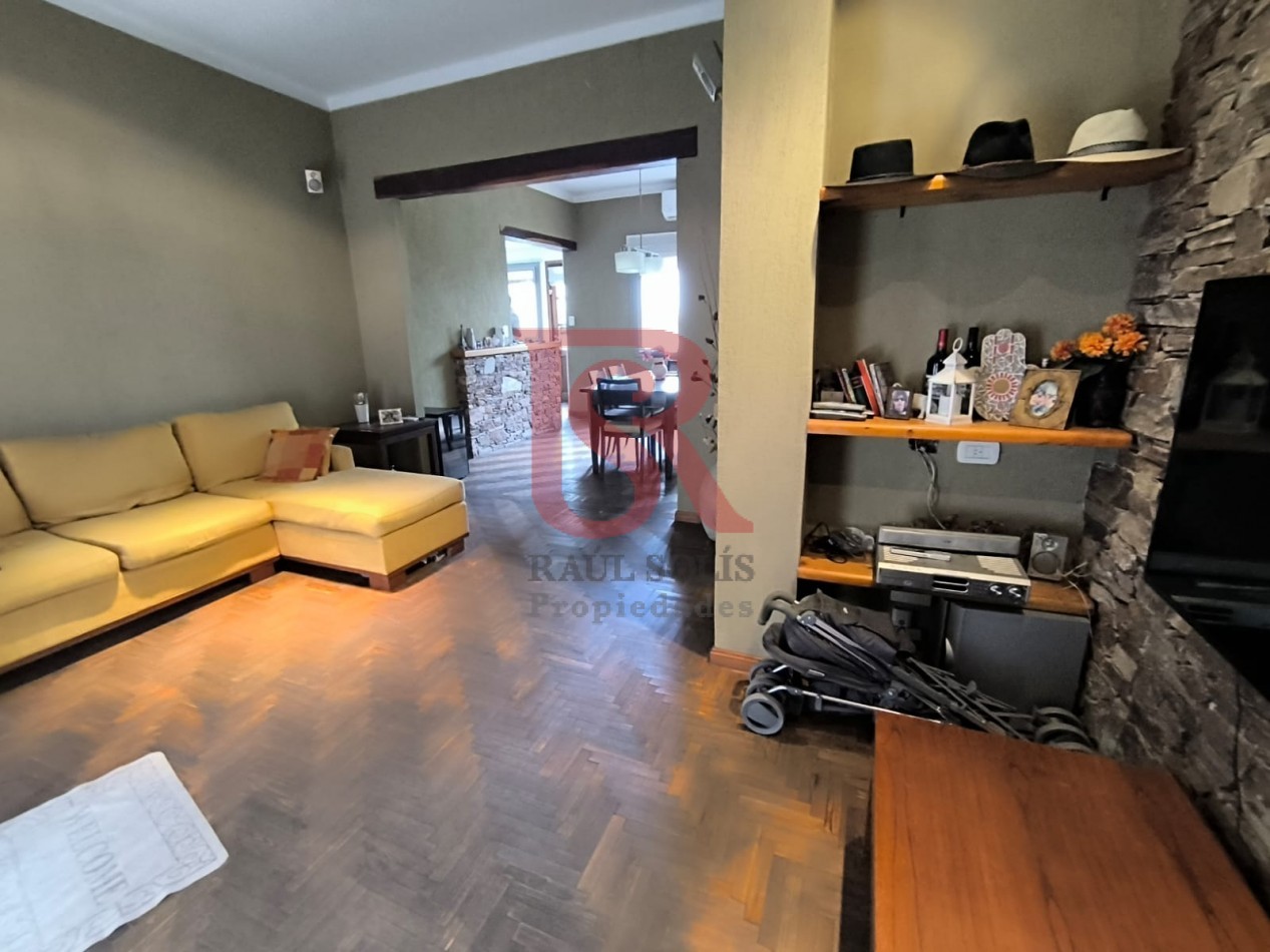 LP - RETASADA Hermosa casa 4 ambientes con quincho, pileta y garaje en Quilmes centro