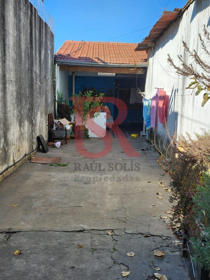 GZ- Excelente Oportunidad...!!! Casa a RECICLAR con Galpon