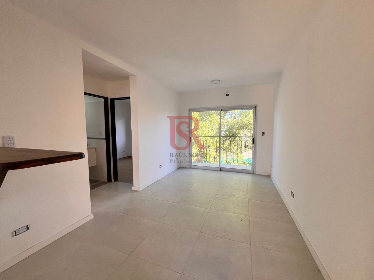 AZ - VENTA/ALQUILER luminoso departamento 3 ambientes en 1er piso en Berazategui