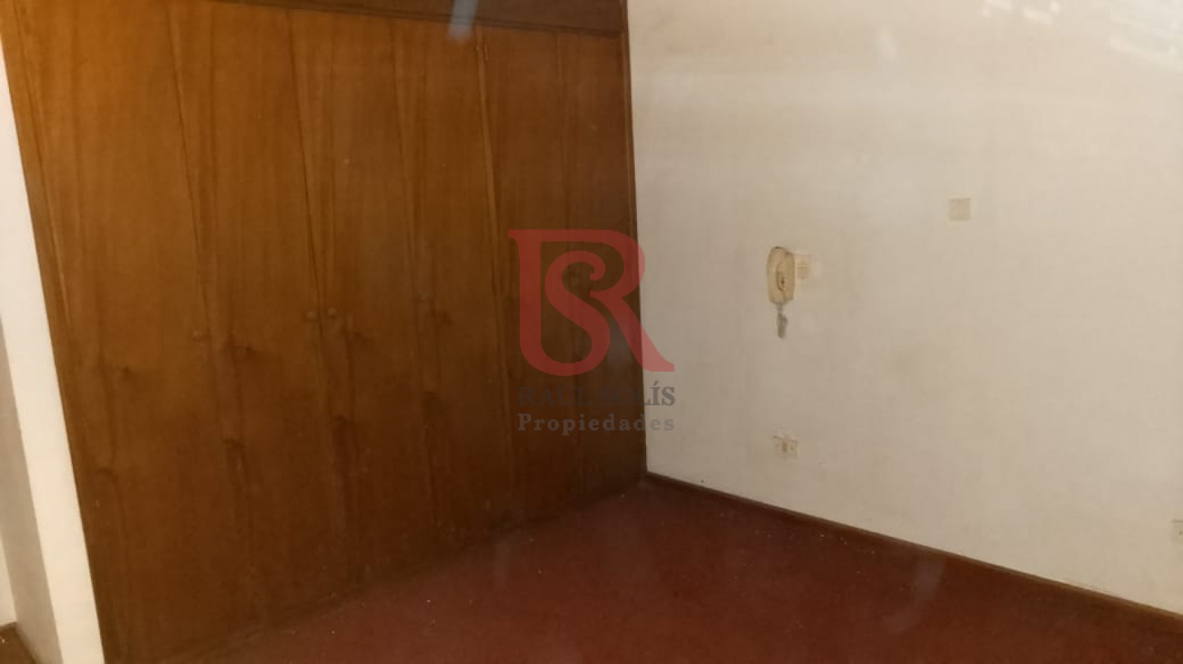 LP - Venta hermosa casa estilo tradicional de 5 ambientes en Barrio Parque, Bernal