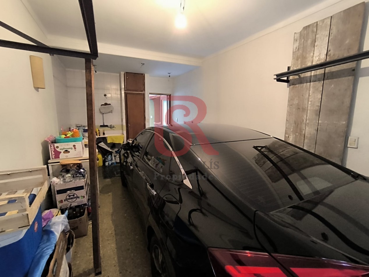 LP - RETASADA Hermosa casa 4 ambientes con quincho, pileta y garaje en Quilmes centro
