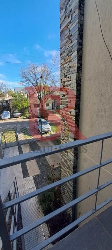 Gz - Precioso tres ambientes con cochera 