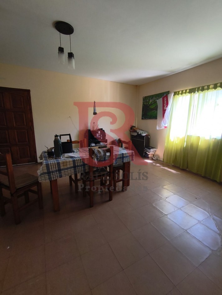 LP - VENTA! Amplio departamento 4 ambientes en Berazategui