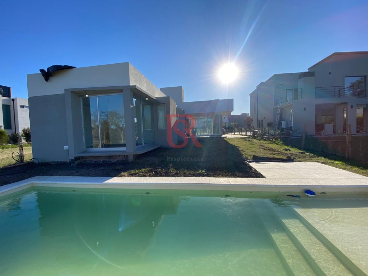 AM- Casa 4 Ambientes La Reserva Hudson en una sola planta con piscina