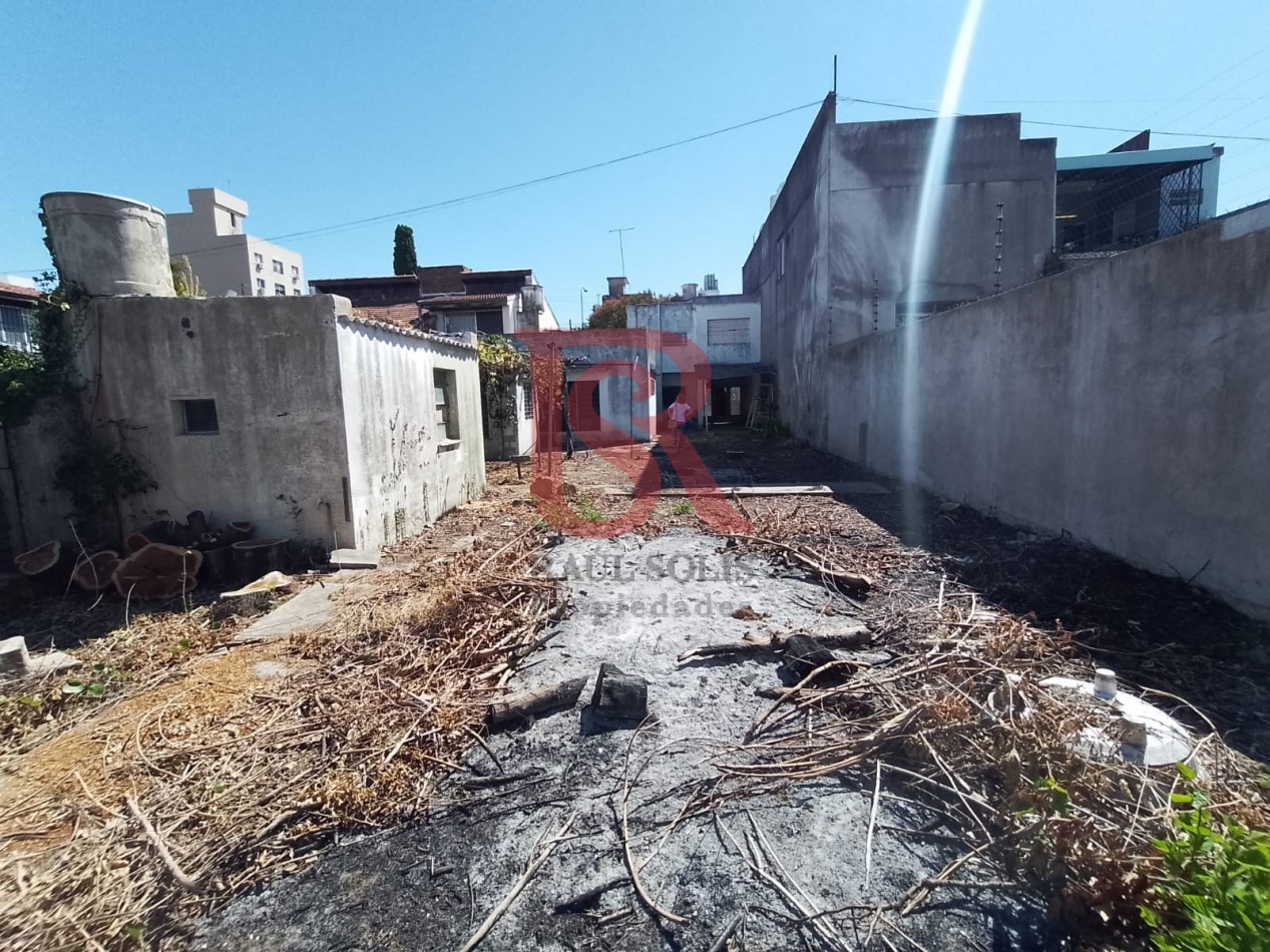 VN - Excelente Casa a reciclar o Lote de 400 metros para desarrollo Inmobiliario