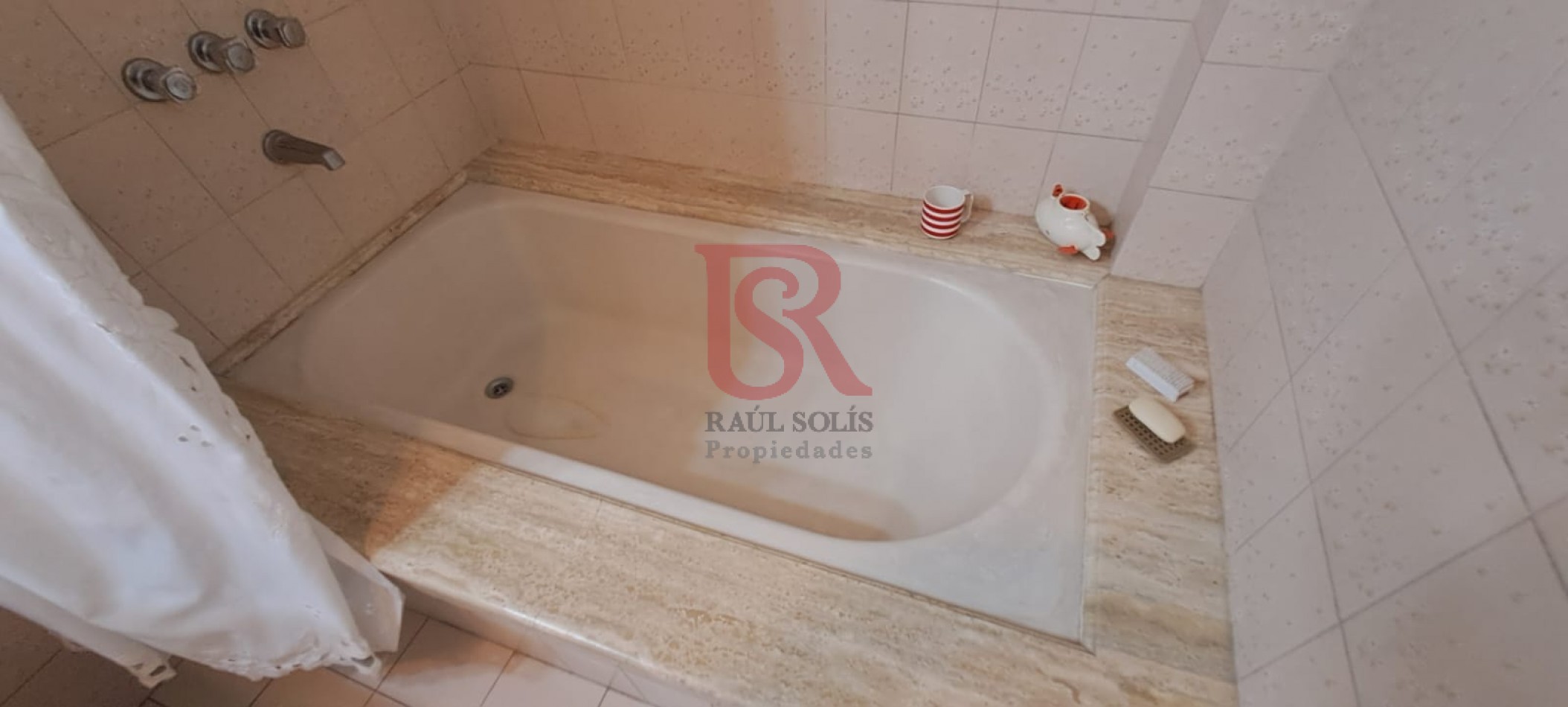 GZ- Imponente Casa en Esquina 