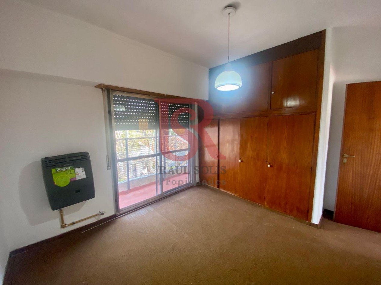 AM. Casa 3 ambientes con Local