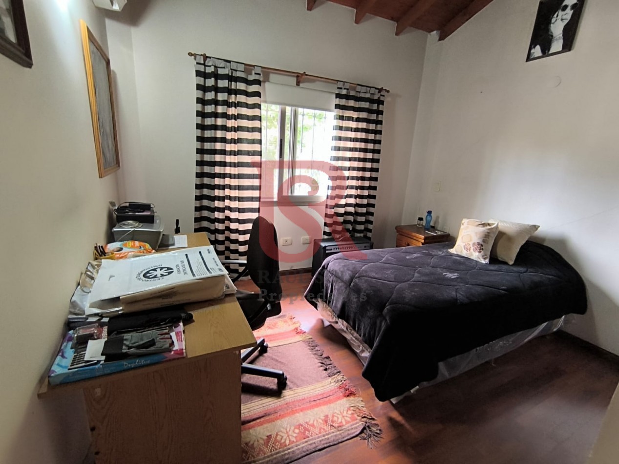 LP - RETASADA Hermosa casa 4 ambientes con quincho, pileta y garaje en Quilmes centro