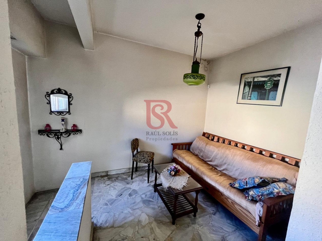 GV-Casa 4 ambientes con gran terreno, en muy buena ubicacion
