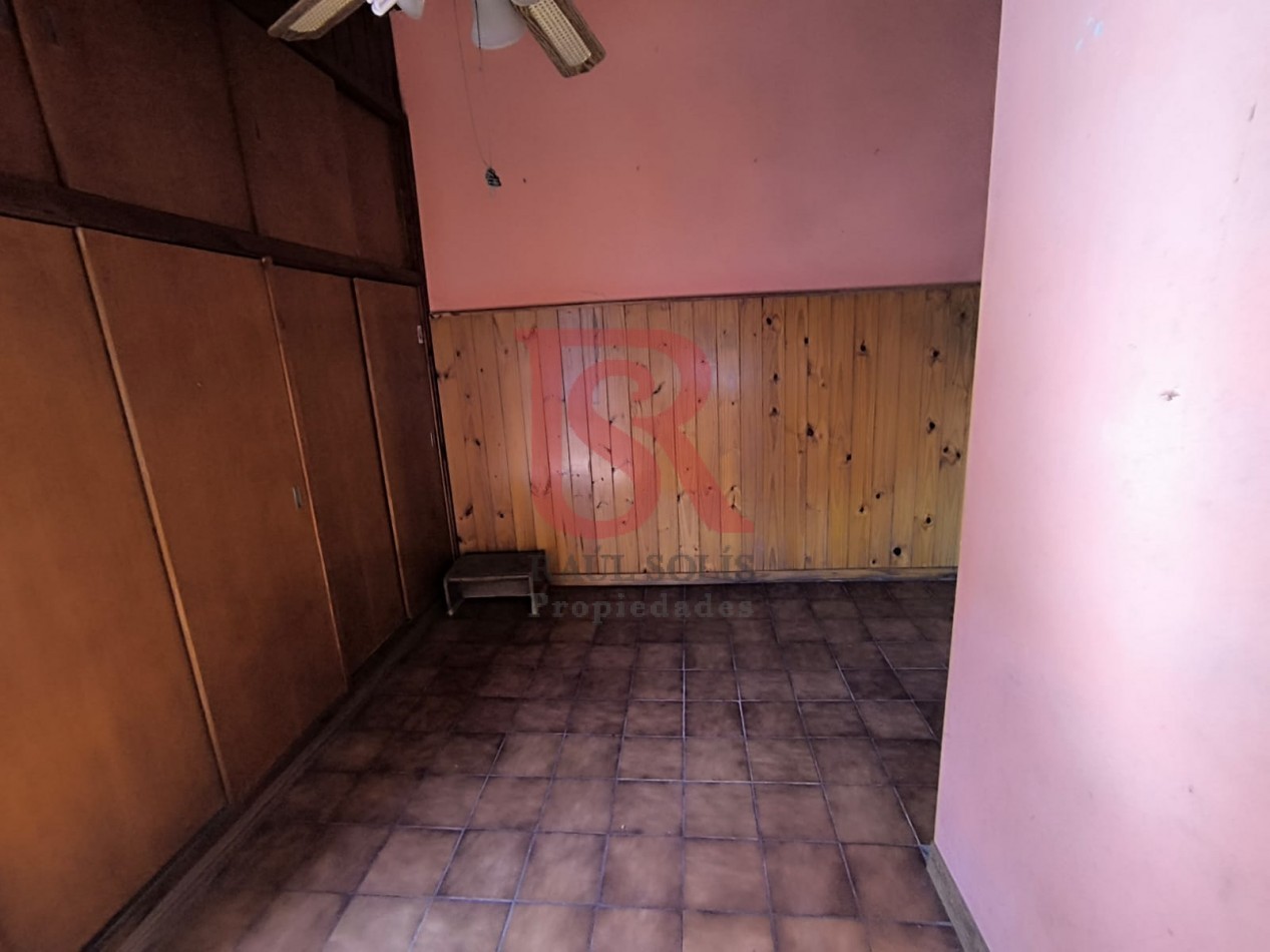 LP - venta hermosa casa con patio y parrilla a metros de la estacion de Don Bosco