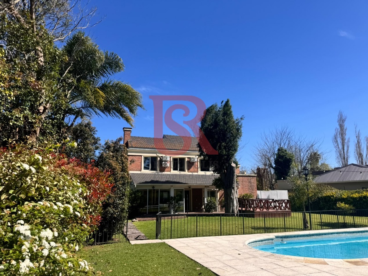  GZ - VIVI EN ABRIL - CASA CON PILETA - QUINCHO Y GRAN JARDIN