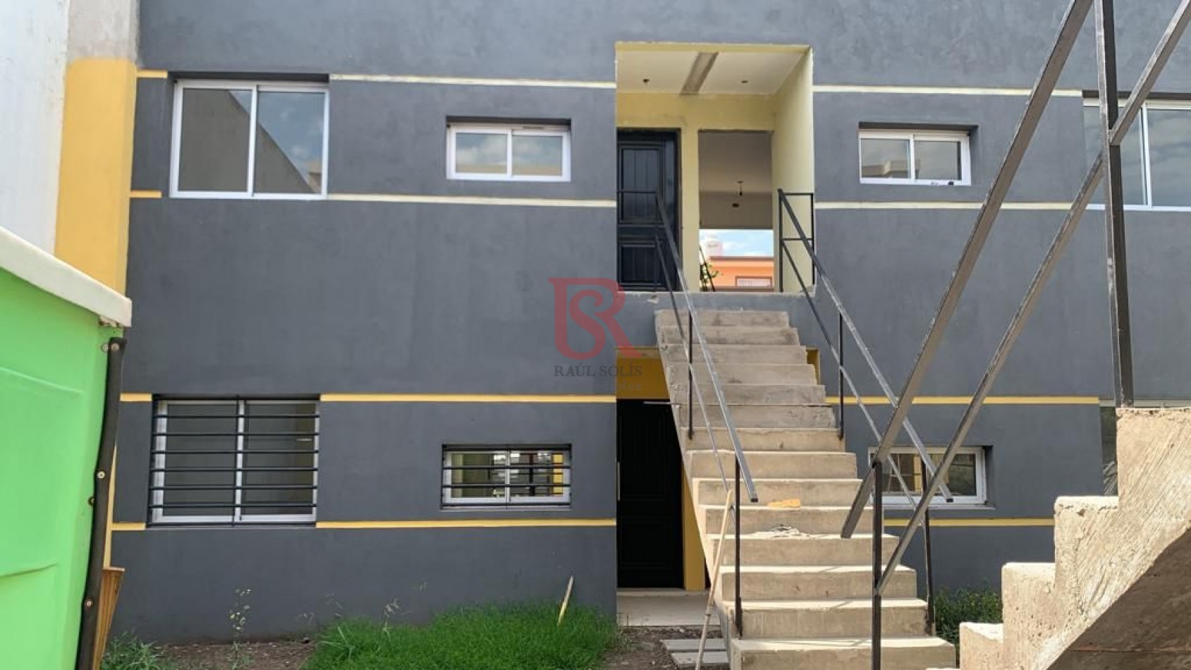 AZ - VENTA/ALQUILER luminoso departamento 3 ambientes en 1er piso en Berazategui