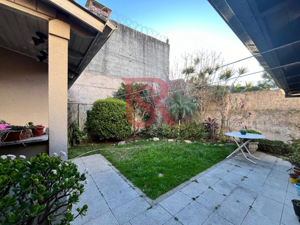 RS- Hermosa casa de 7 ambientes, en excelente estado.