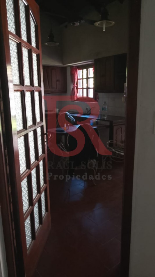 LP - Venta hermosa casa estilo tradicional de 5 ambientes en Barrio Parque, Bernal