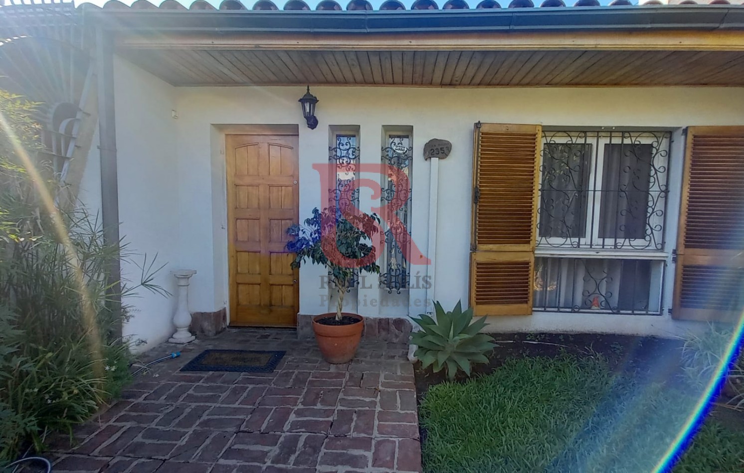 DN - Hermosa casa en venta con pileta en Quilmes Oeste! Apto credito