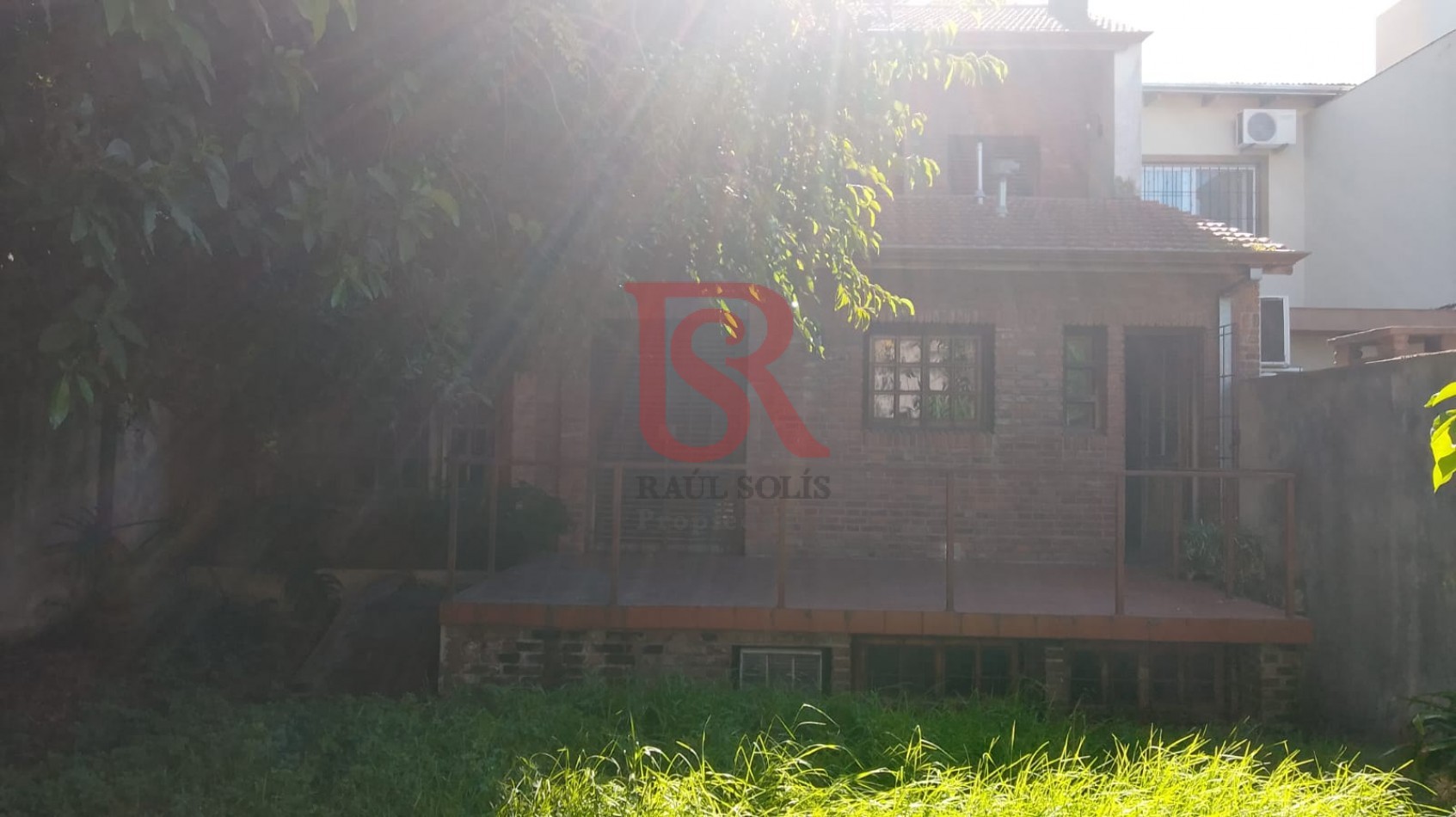 LP - Venta hermosa casa estilo tradicional de 5 ambientes en Barrio Parque, Bernal