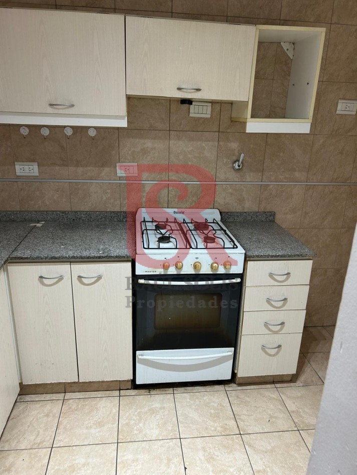 LG Dpto Lomas de Zamora,  2 ambientes muy bien ubicado, luminoso 