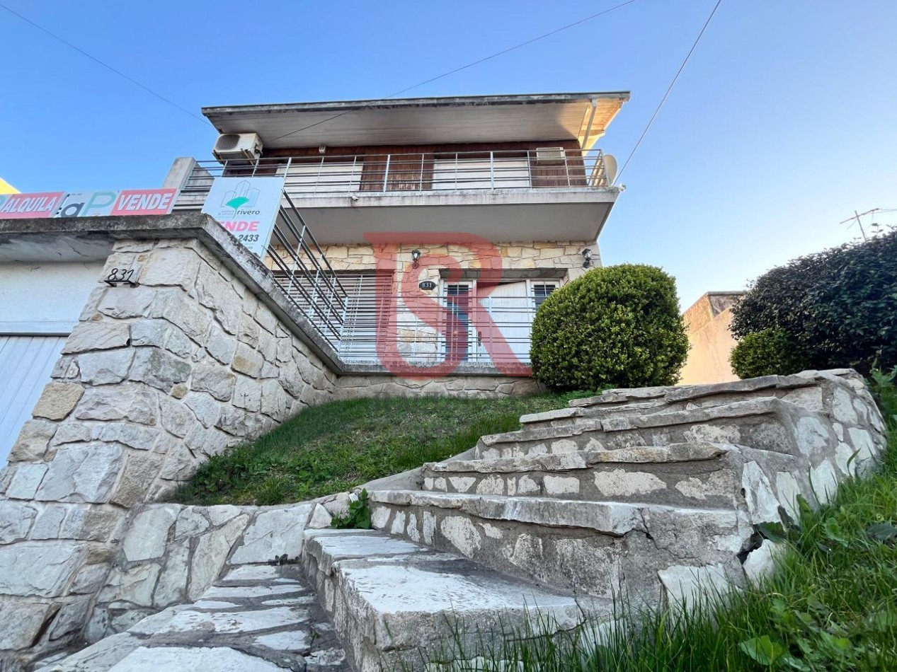 RS- Hermosa casa de 7 ambientes, en excelente estado.
