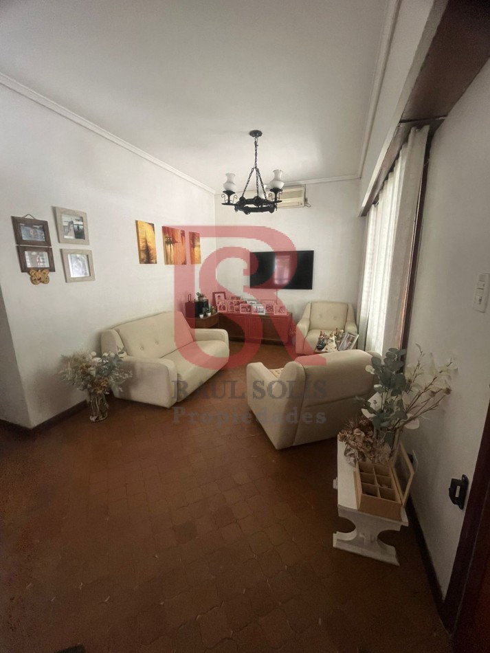 GZ- casa desarrollada en esquina super luminosa en Excelente Estado