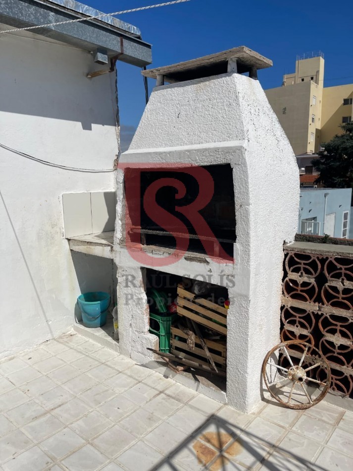 MS-Casa en 1er Piso en Av España Entre Chacabuco y Mitre -San Luis capital Excelente ubicacion!!!!!