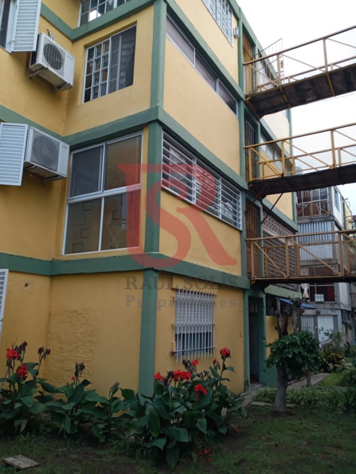 LP - Venta departamento 4 ambientes en Solano