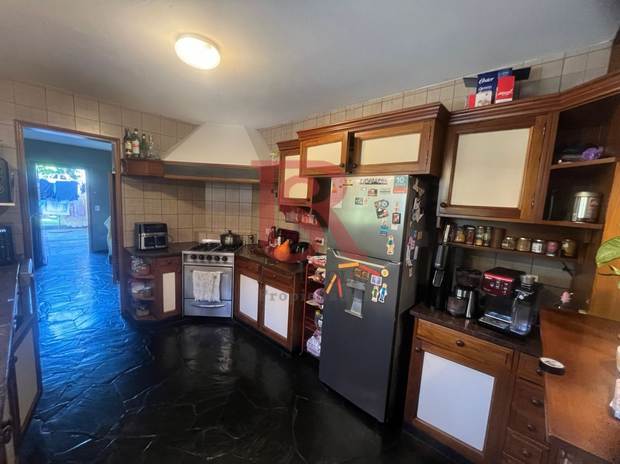 GZ - Gran casa de Categoria desarrollada sobre lote de 13 por 53 (Impecable)