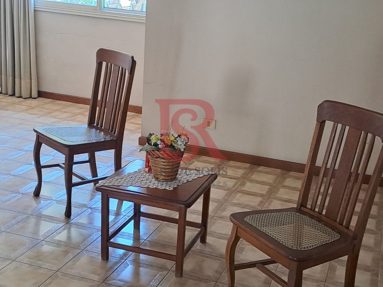 GZ- Imponente Casa en Esquina 