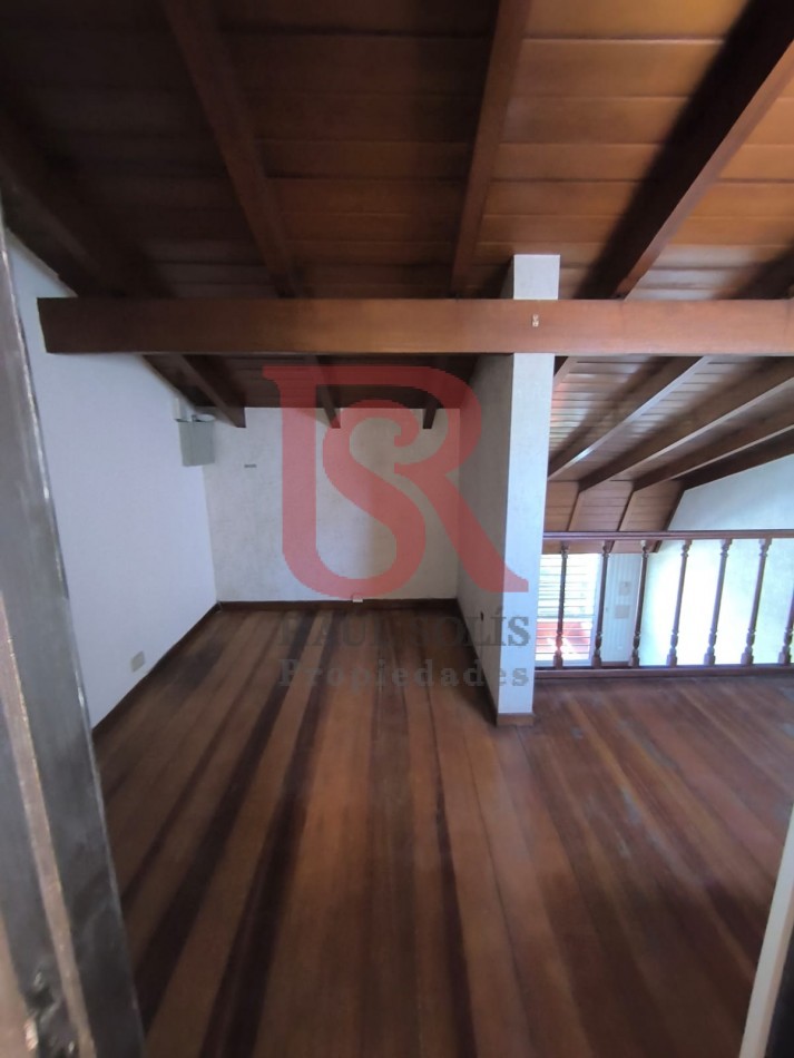 LP - VENTA! Hermoso PH en 1er piso de 4 ambientes con espcio tipo loft, quincho y parrilla en Quilmes 